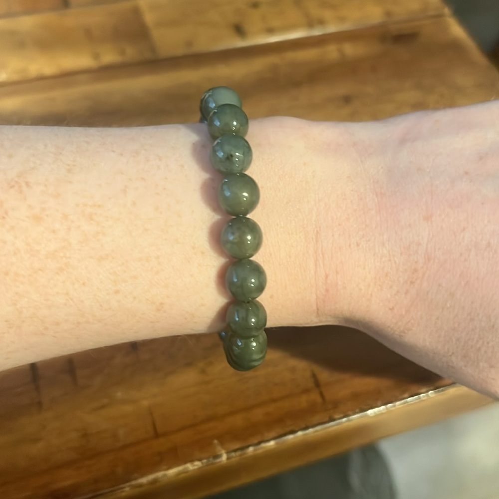 Green Jadeite bracelet - Picture 2 of 2